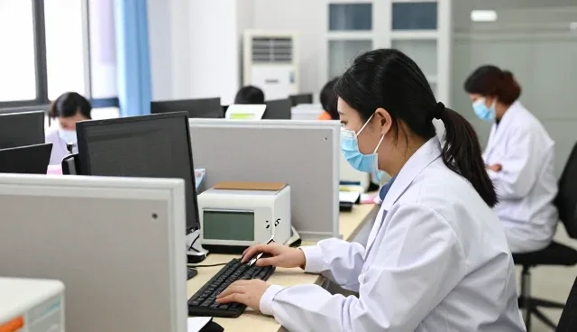 线上店铺运营帮助学校提升服务能力